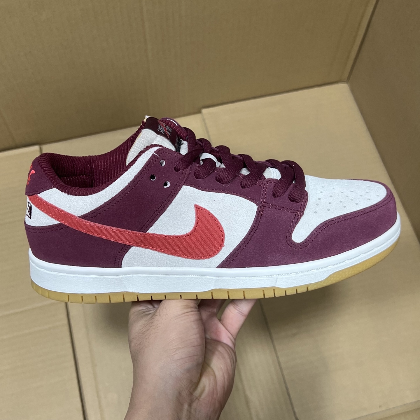 ST纯原Dunk系列！
尺码36-47.5全码出货！
目前市面最值得推荐的一个版本[握手] 做工 细节 用料 价格都是实打实的在这里[拳头]
编码AB176746