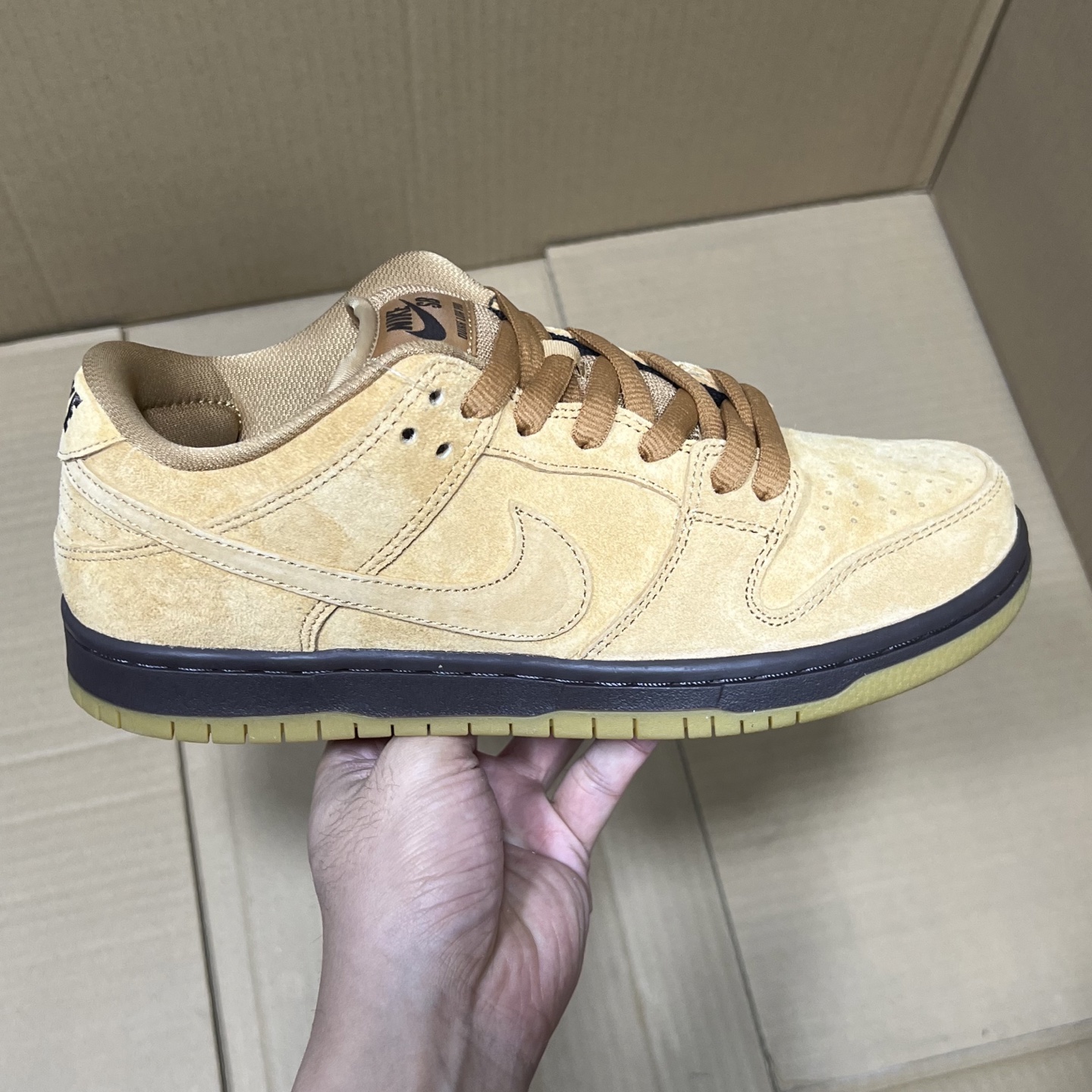 ST纯原Dunk系列！
尺码36-47.5全码出货！
目前市面最值得推荐的一个版本[握手] 做工 细节 用料 价格都是实打实的在这里[拳头]
编码AB176746