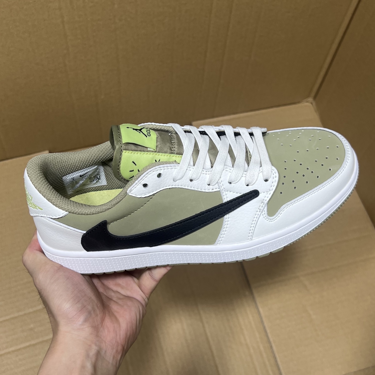 TG纯原aj1倒勾福利调价! 全码输出! 大厂同源出品,滞留订单套现!头层品质,细节做工如图所示!售前,售后 一包到底,放心买卖! 编码0A578963