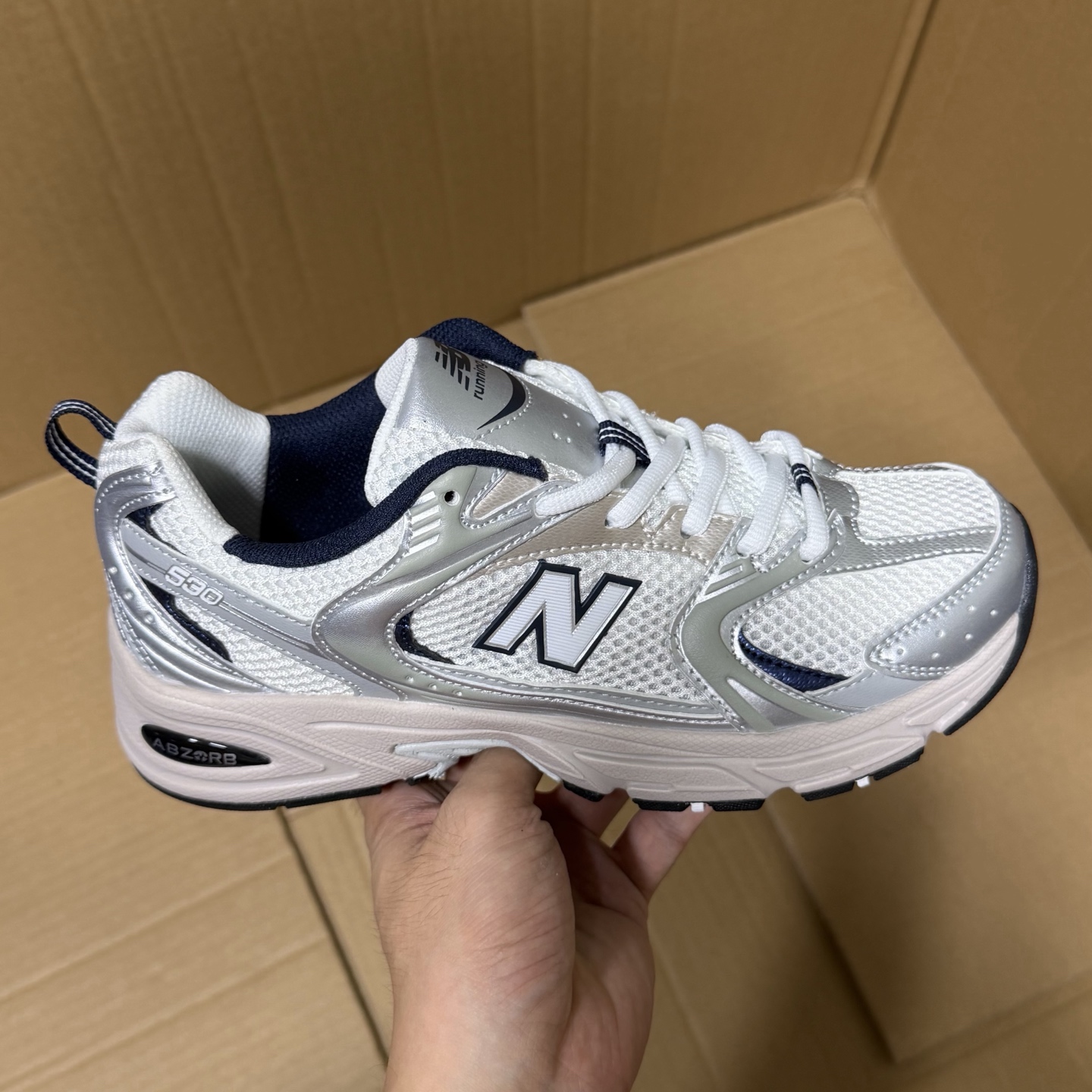 GQ版NB530系列! 全码出货! 全新版本出货,细节做的相当到位!价格绝对亲民!行业性价比天花板产品!新配色陆续出货! 编码AB324378!