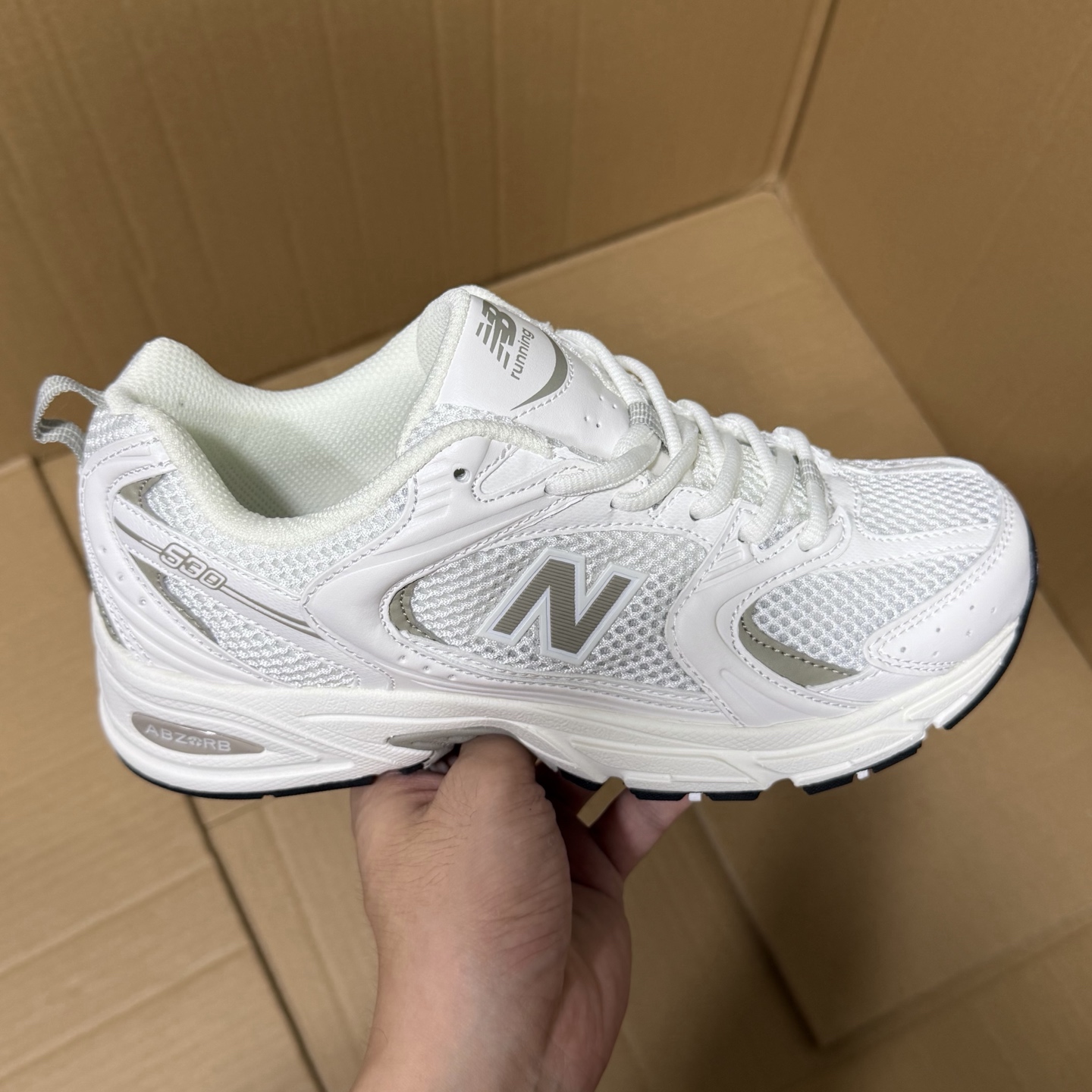 GQ版NB530系列! 全码出货! 全新版本出货,细节做的相当到位!价格绝对亲民!行业性价比天花板产品!新配色陆续出货! 编码AB324378!
