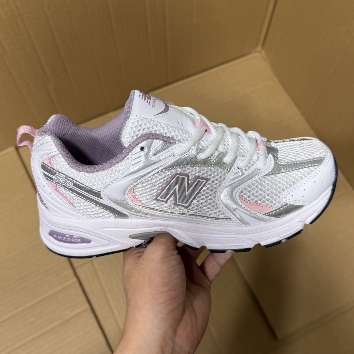 GQ版NB530系列! 全码出货! 全新版本出货,细节做的相当到位!价格绝对亲民!行业性价比天花板产品!新配色陆续出货! 编码AB324378!