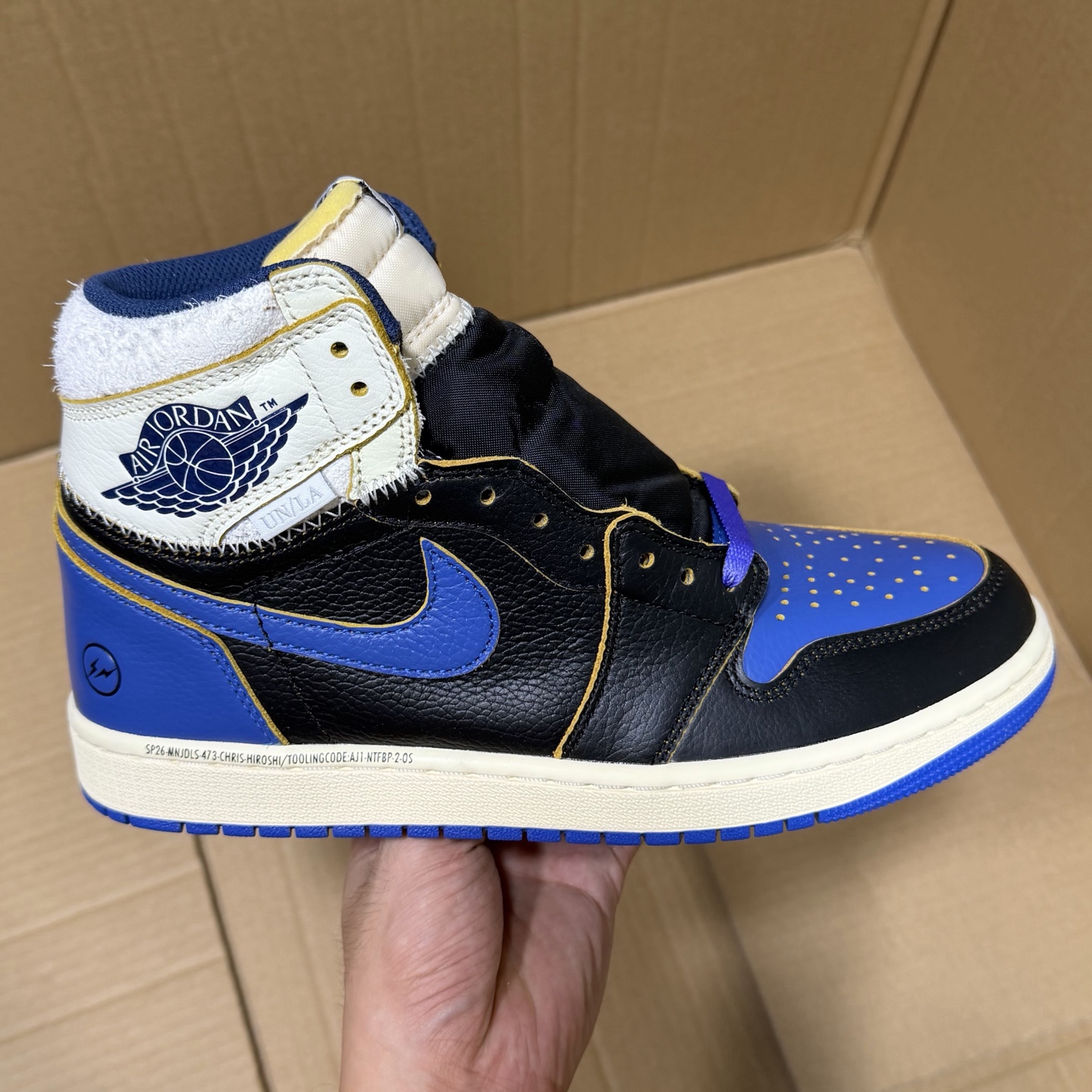 OG版本!aj1高帮UN白闪电! 全码出货!货号IO7847-001 编码DE205869