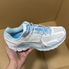 ST纯原佛魔罗V5特价! 尺码36-44.5,全码输出! 目前市面最值得推荐的一个版本,做工 细节 用料 价格都是实打实 ST纯原佛魔罗V5特价! 尺码36-44.5,全码输出! 目前市面最值得推荐的一个版本,做工 细节 用料 价格都是实打实