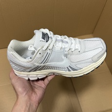 ST纯原佛魔罗V5特价! 尺码36-44.5,全码输出! 目前市面最值得推荐的一个版本,做工 细节 用料 价格都是实打实 ST纯原佛魔罗V5特价! 尺码36-44.5,全码输出! 目前市面最值得推荐的一个版本,做工 细节 用料 价格都是实打实