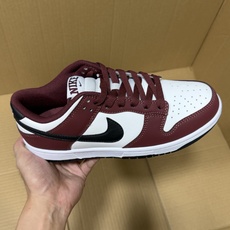 ST纯原Dunk系列特价! 尺码36-46,全码输出! 目前市面最值得推荐的一个版本,做工 细节 用料 价格都是实打实的 ST纯原Dunk系列特价! 尺码36-46,全码输出! 目前市面最值得推荐的一个版本,做工 细节 用料 价格都是实打实的