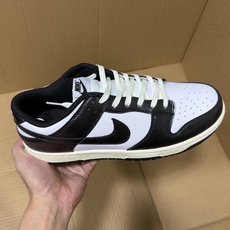 ST纯原Dunk系列特价! 尺码36-46,全码输出! 目前市面最值得推荐的一个版本,做工 细节 用料 价格都是实打实的 ST纯原Dunk系列特价! 尺码36-46,全码输出! 目前市面最值得推荐的一个版本,做工 细节 用料 价格都是实打实的