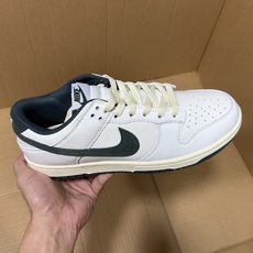 ST纯原Dunk系列特价! 尺码36-46,全码输出! 目前市面最值得推荐的一个版本,做工 细节 用料 价格都是实打实的 ST纯原Dunk系列特价! 尺码36-46,全码输出! 目前市面最值得推荐的一个版本,做工 细节 用料 价格都是实打实的