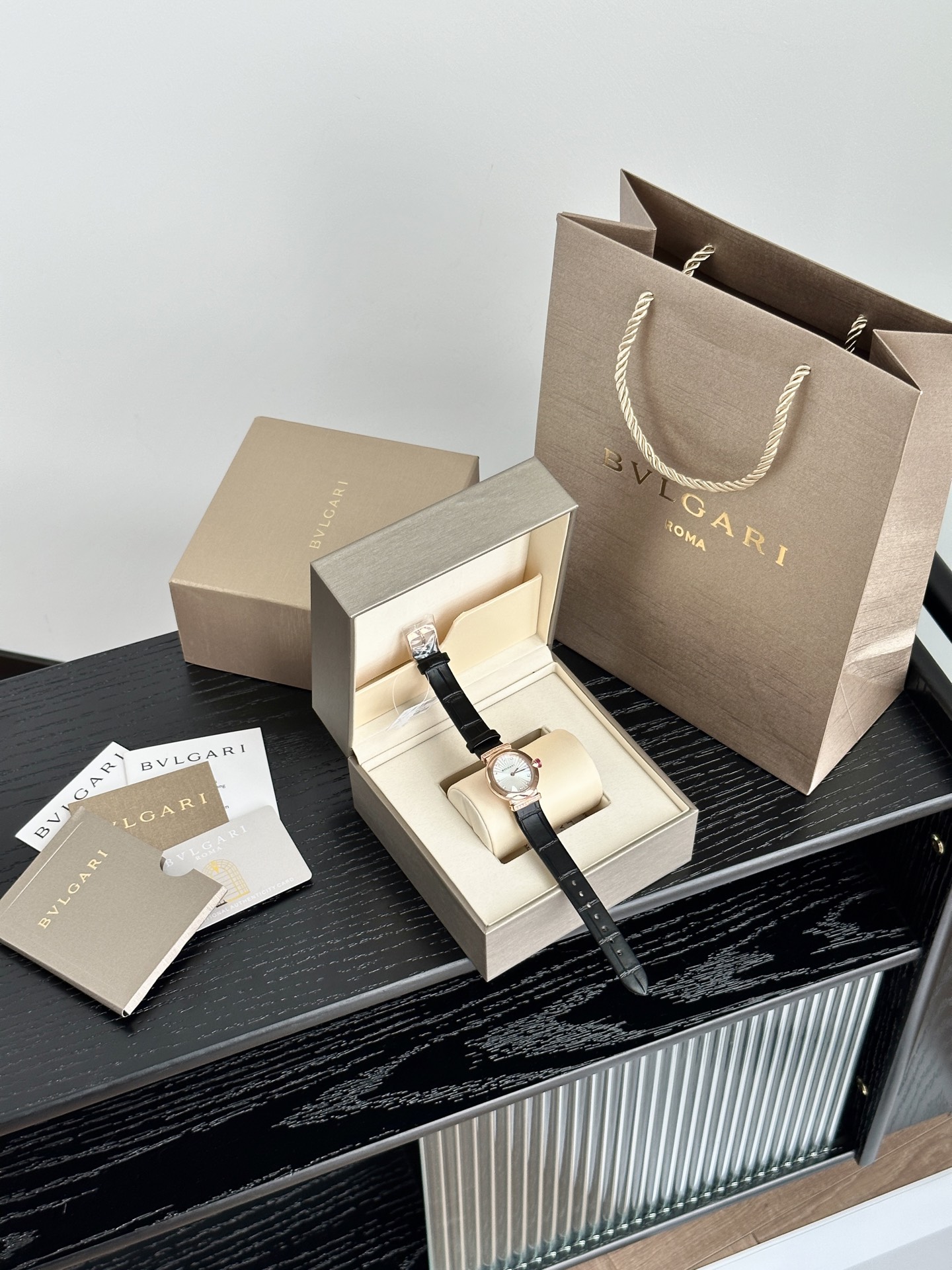 NO:158719,Picture one rose black belt,19860909图款一 玫色黑色皮带,,Watch