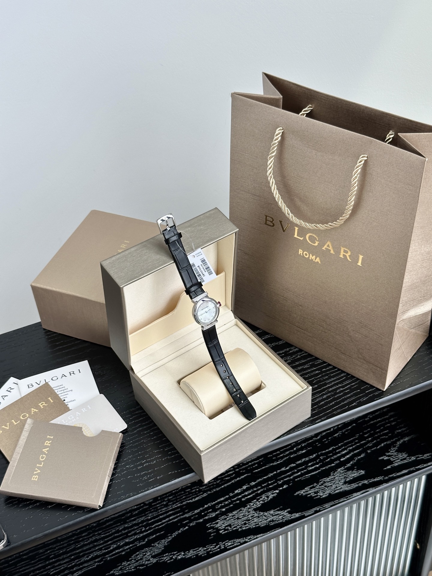 NO:158724,Picture four steel black strap,19860909图款四 钢色黑色表带,,Watch