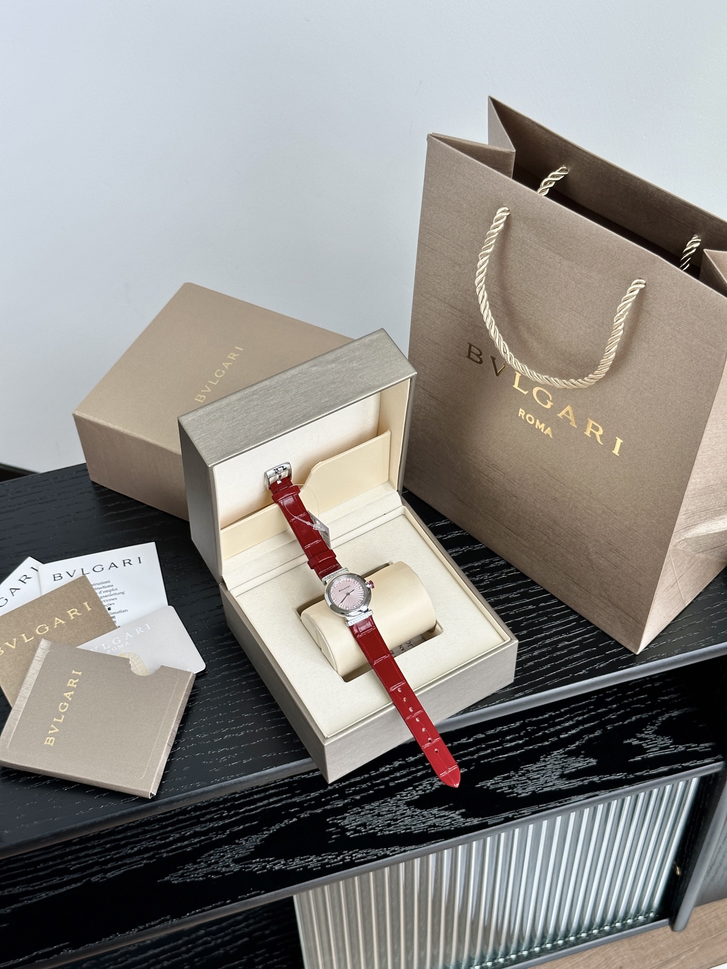 NO:158712,Picture six steel red strap,19860909图款六 钢色红色表带,,Watch