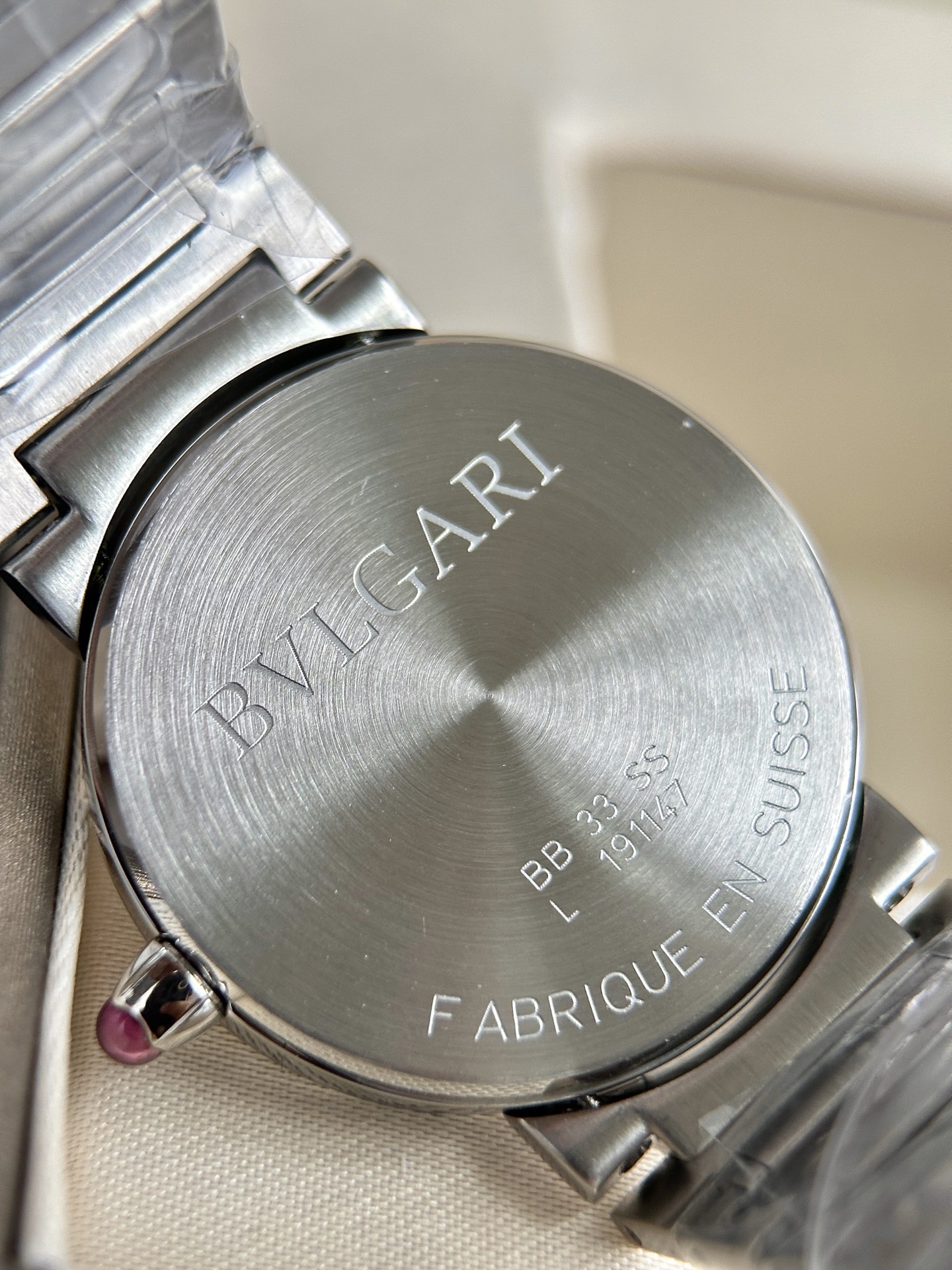 Ms. Bv Pogli’s Stone Wristwatch: Unique Design with Swiss Core, Affordable Luxury, Fine Craftsmanship - 图片 7