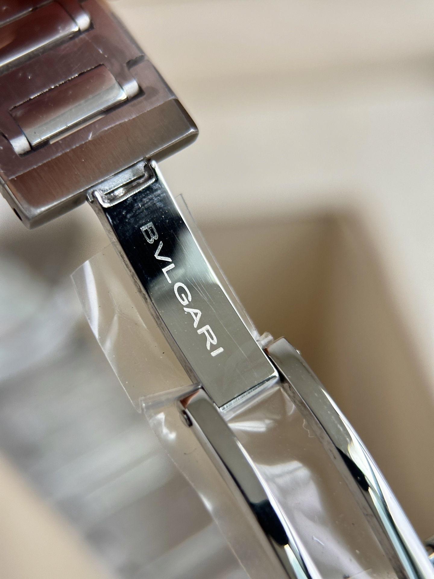 Ms. Bv Pogli Stone Wristwatch with Unique Design Elements and Swiss Imported Cores - 图片 9