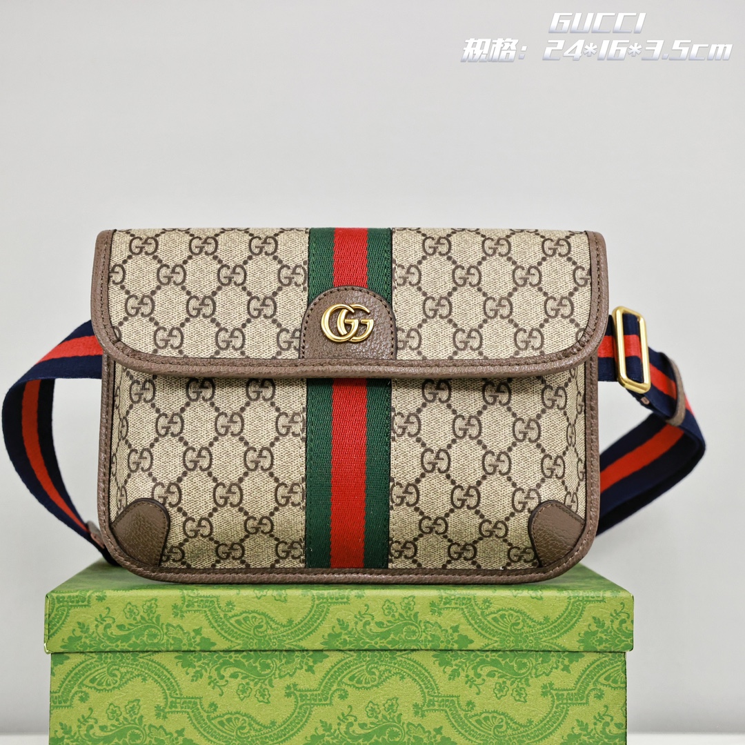 Gucci新款腰包💰210 传统精髓与现代设计，匠心呈献亮眼新作，这款腰包巧妙糅合双g配件和gg supreme 帆布，腰部包带可调节，打造多种背携方式。 规格：24*16*3.5cm