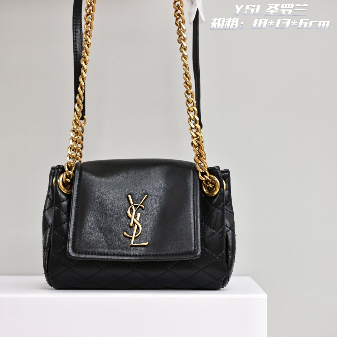 ysl mini nokita链条包💰260 前翻盖饰以金属联结ysl字母标志,搭配菱格绗缝设计,链条和皮革背带,可单肩/斜挎/腋下背法随意切换,内部主隔层一个平袋,新鲜感十足。 规格:18*13*6cm