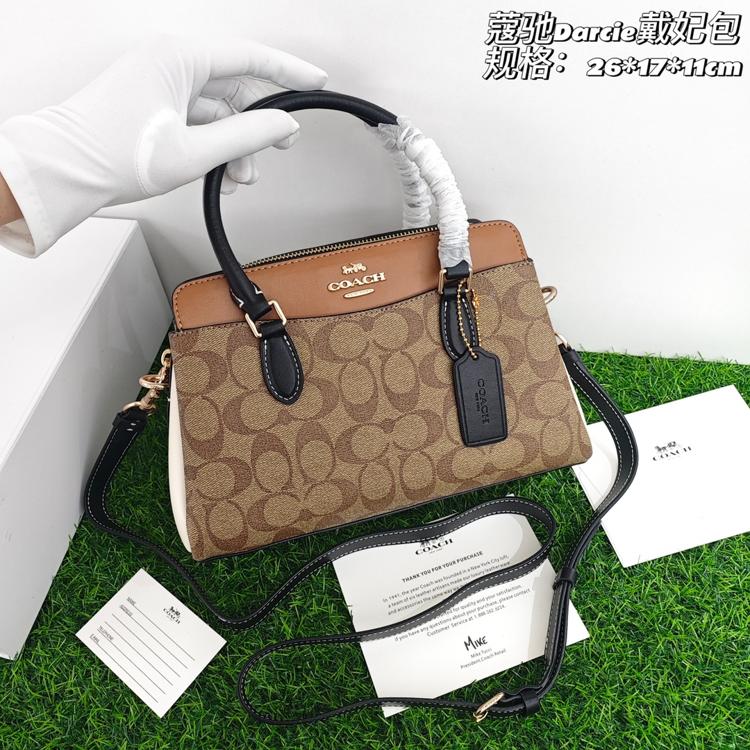 蔻驰Darcie戴妃包💰300 可手提,配有长肩带可斜挎,多个夹层设计,储存拿放很方便,中间拉链夹层发挥其安全作用,实用性非常到位,成熟稳重又不失个性。 规格:26*17*11cm