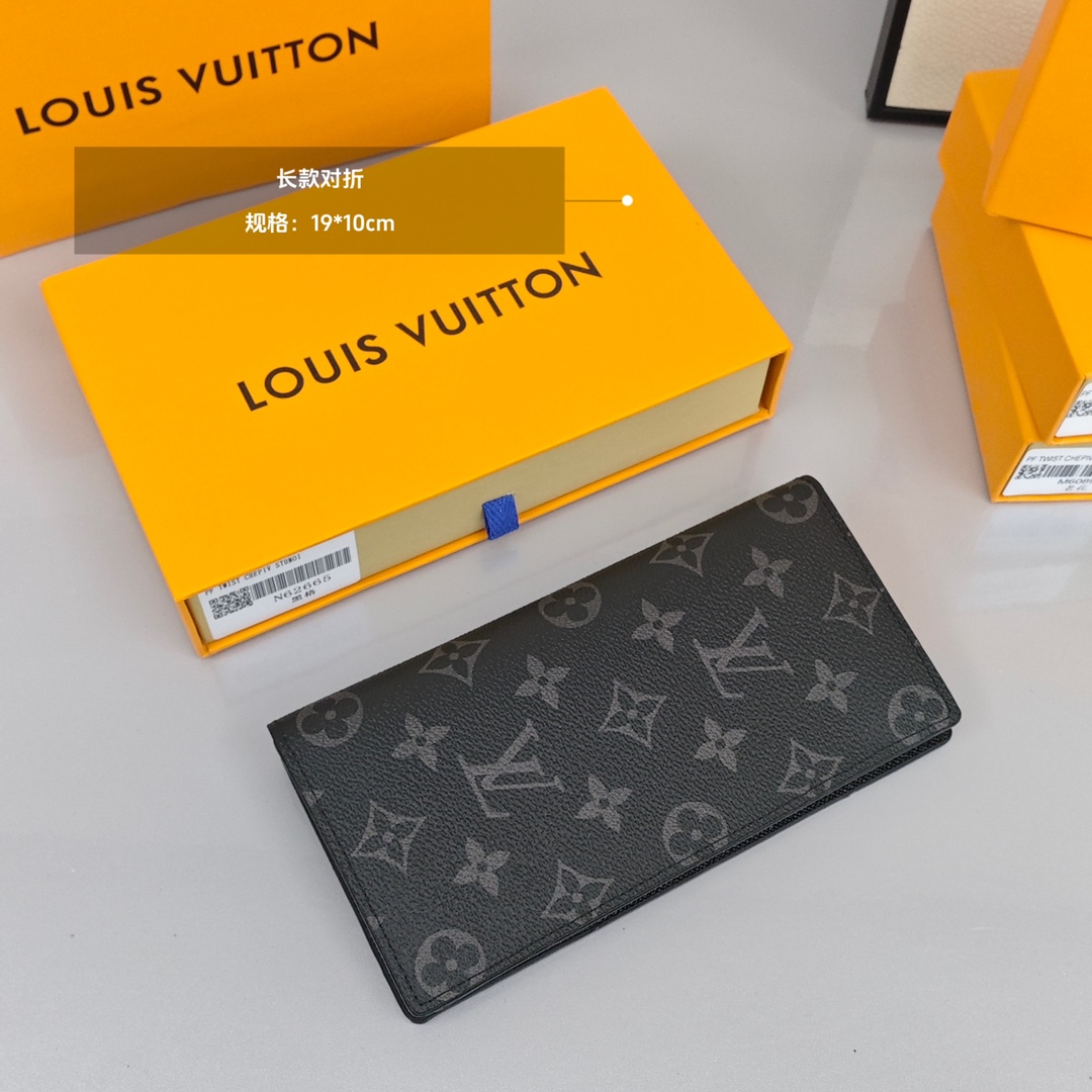 Lv钱包 (长款对折) 极具都市风格,可轻易地收纳入外套口袋,可以装零钱、信用卡和纸币. 尺寸:19×10cm