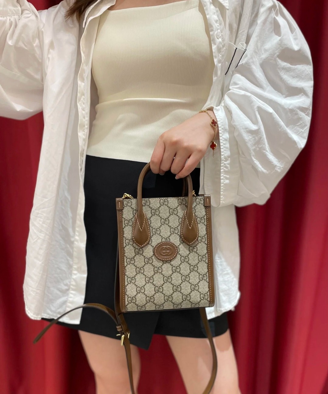 Gucci 琴谱mini tote,肩带可拆卸调节,小巧可爱. 尺寸:20×16×7cm