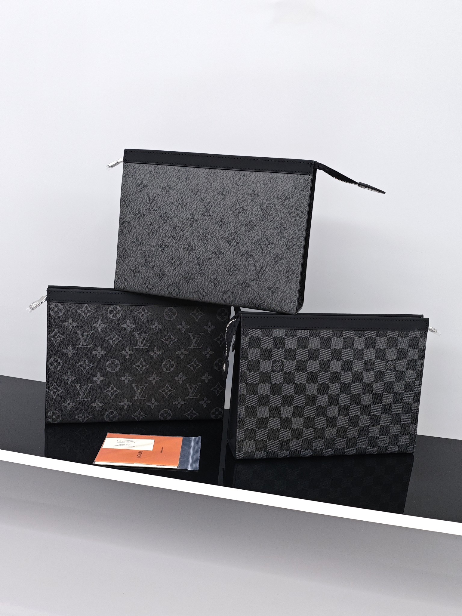 ✅现货《三色可选》💰240 Lv手拿包#尺寸:27×21×3cm