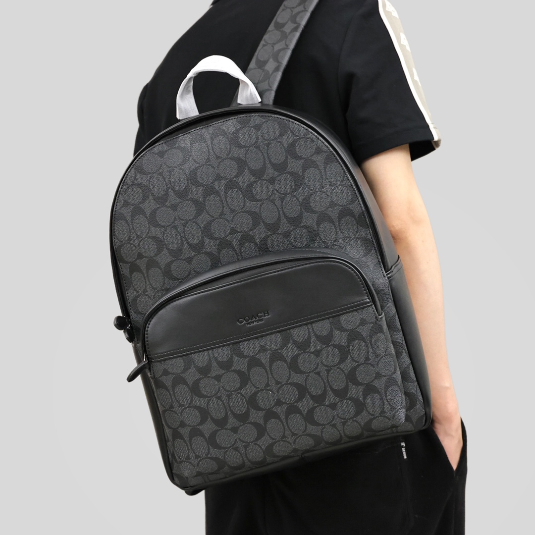 ✅蔻驰男士双肩包 💰300 尺寸:41×30×15cm 简介:双向拉链式开合,内外部均设有储物口袋,内部空间宽敞,可放下笔记本电脑等大件随身物品,背带可调节长短。