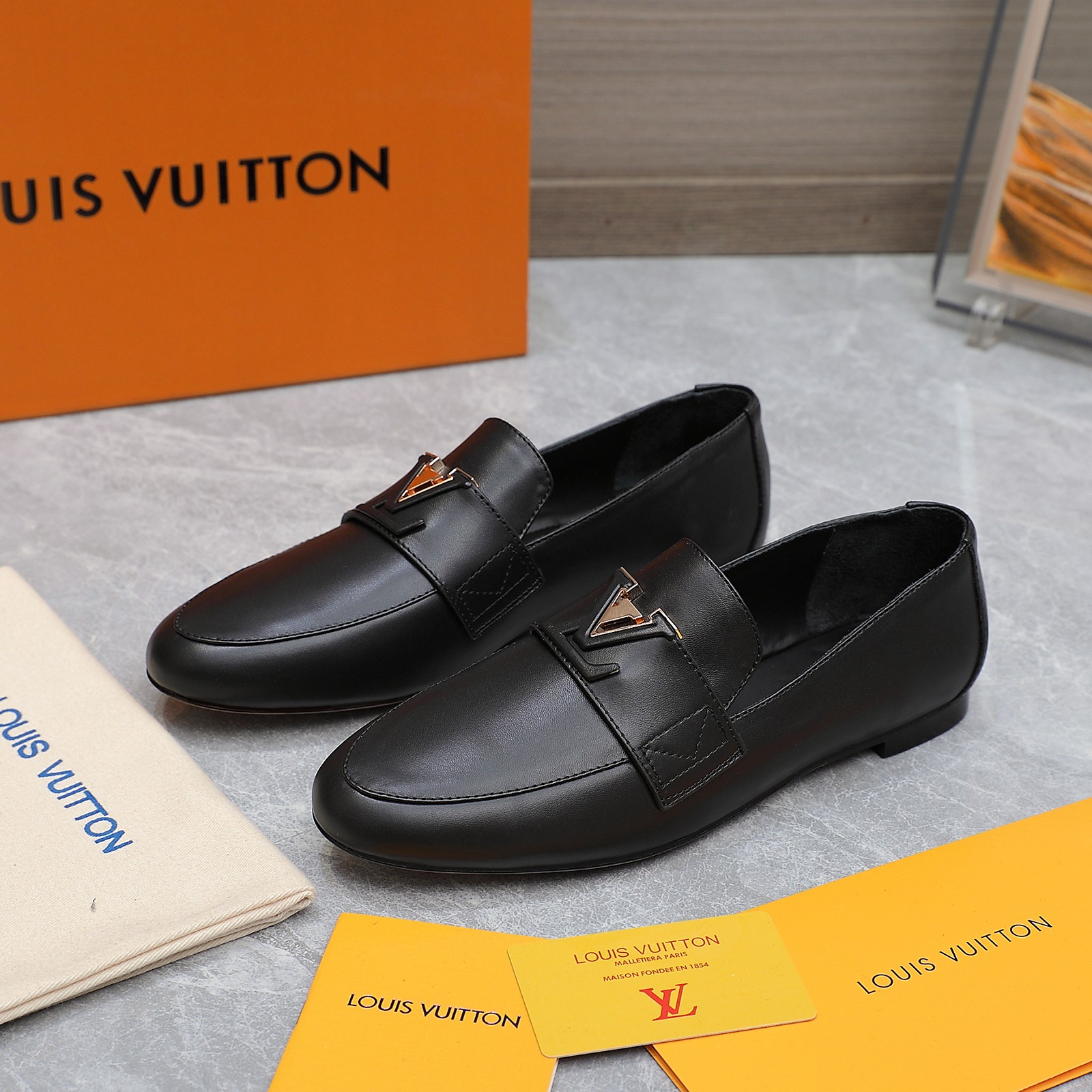 Louis Vuitton Women's Loafers Early Autumn New Collection Flat Shoes 3 a1705306265054 1230