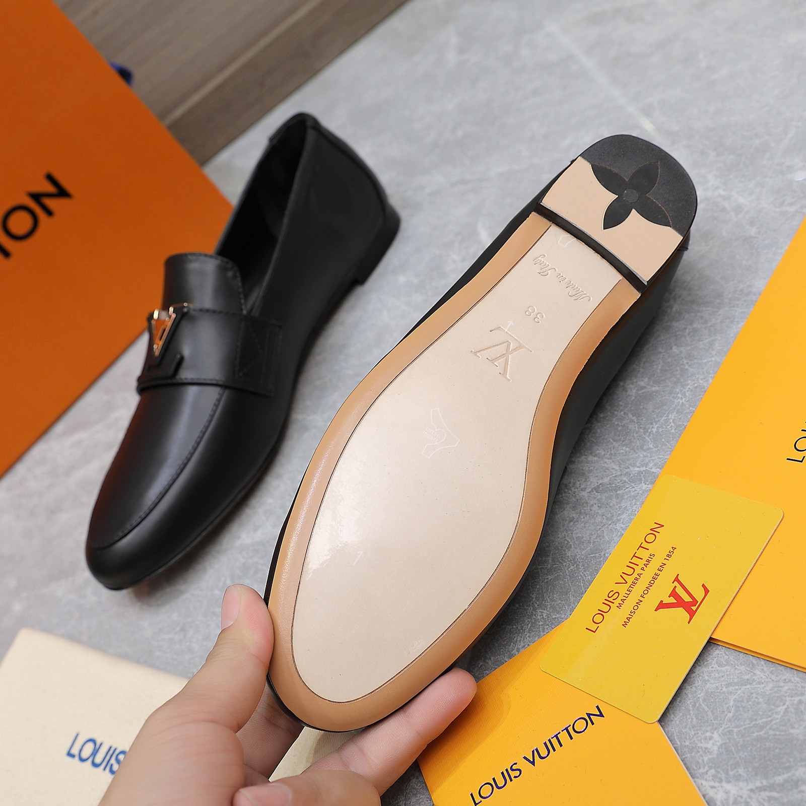 Louis Vuitton Women's Loafers Early Autumn New Collection Flat Shoes 7 a1705306265079 3641