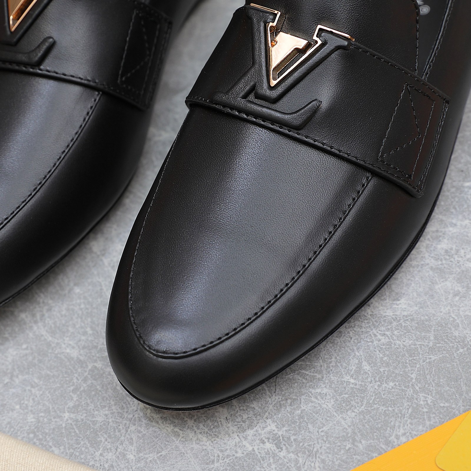 Louis Vuitton Women's Loafers Early Autumn New Collection Flat Shoes 6 a1705306265110 4506