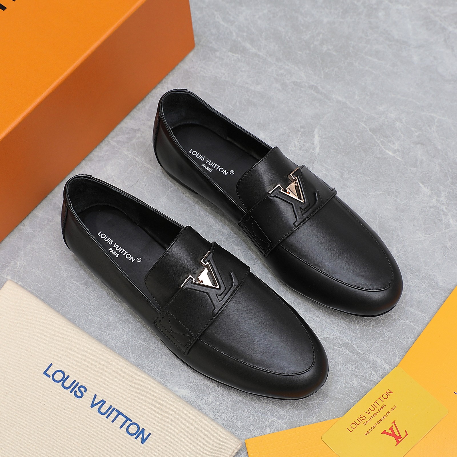 Louis Vuitton Women's Loafers Early Autumn New Collection Flat Shoes 9 a1705306266117 2842
