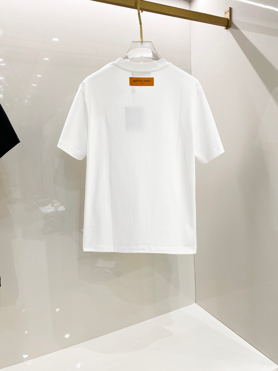  LV  2025ss春夏新款棉质圆领短袖T恤 胸前重工刺绣🪡标识 顶级丝光棉面料定制 标准版型
黑 白