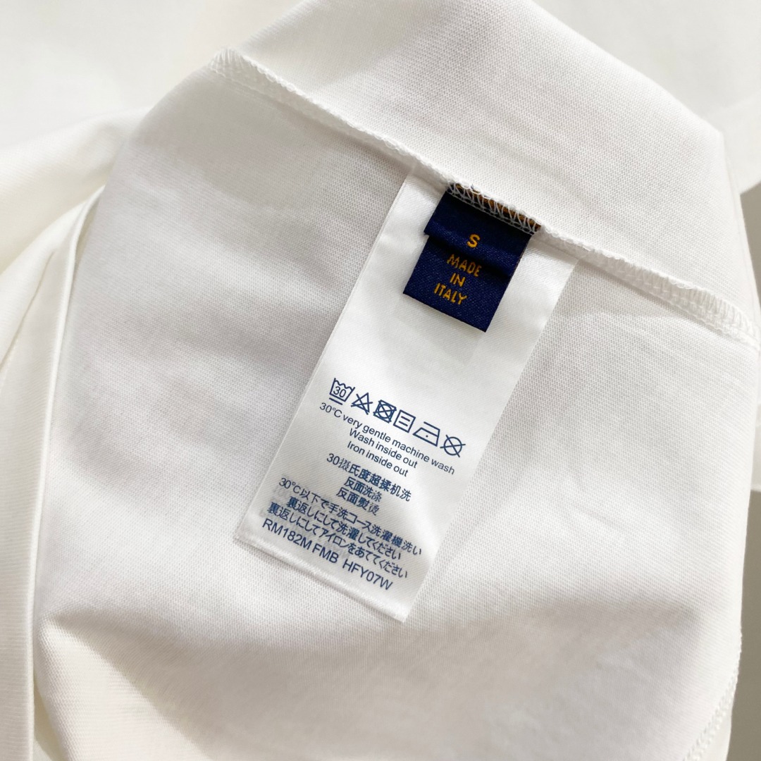  LV  2025ss春夏新款棉质圆领短袖T恤 胸前重工刺绣🪡标识 顶级丝光棉面料定制 标准版型
黑 白