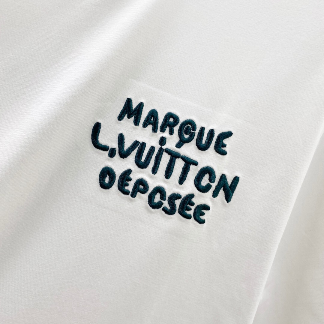  LV  2025ss春夏新款棉质圆领短袖T恤 胸前重工刺绣🪡标识 顶级丝光棉面料定制 标准版型
黑 白