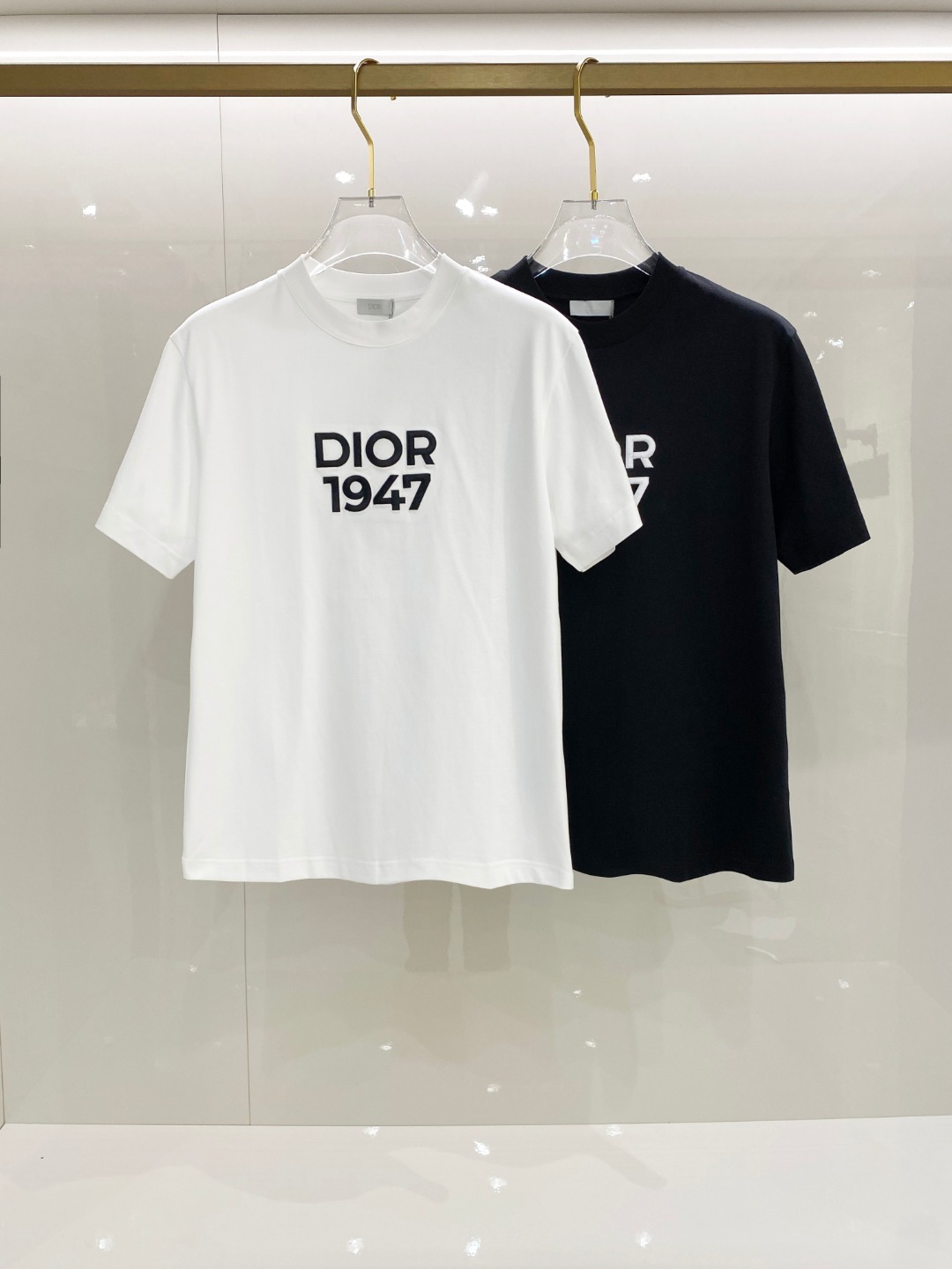  Dio*🆕 2025ss春夏新款棉质圆领短袖T恤 胸前重工刺绣🪡工艺 顶级丝光棉面料定制 标准版型
黑