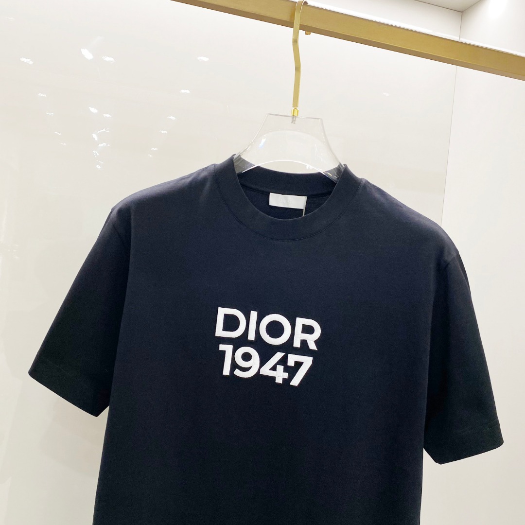  Dio*🆕 2025ss春夏新款棉质圆领短袖T恤 胸前重工刺绣🪡工艺 顶级丝光棉面料定制 标准版型
黑