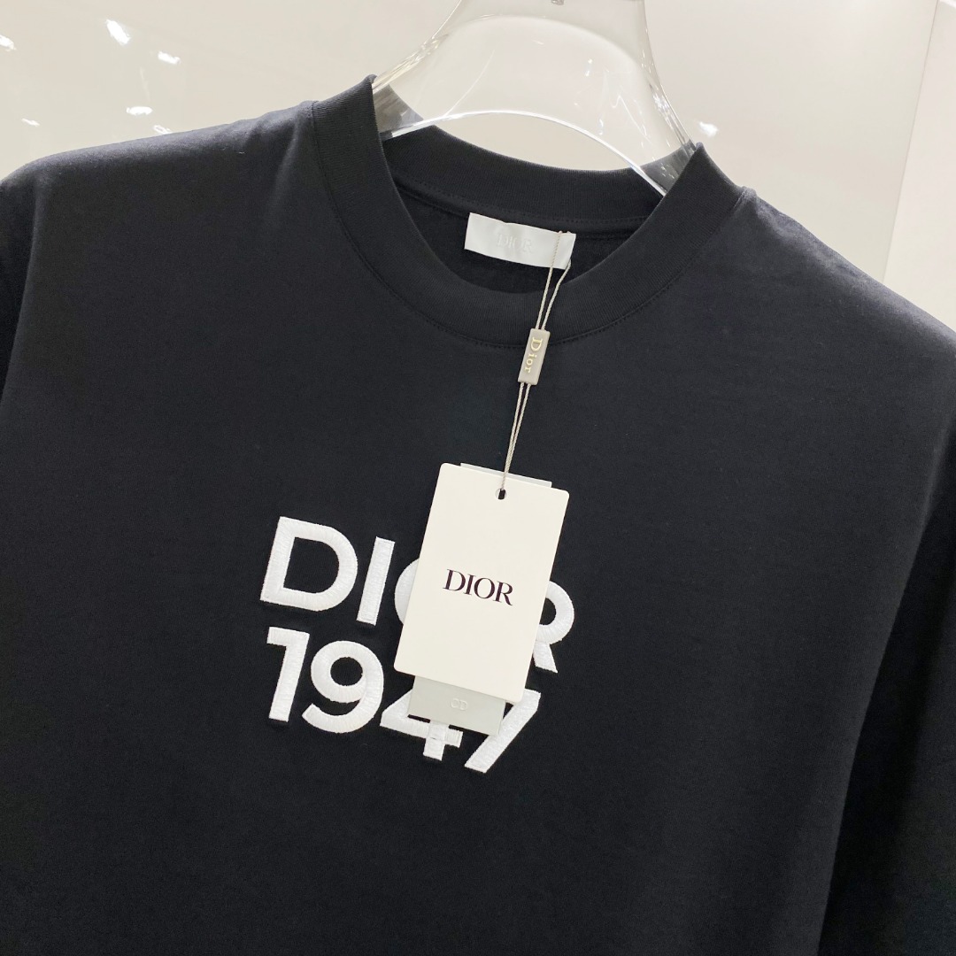  Dio*🆕 2025ss春夏新款棉质圆领短袖T恤 胸前重工刺绣🪡工艺 顶级丝光棉面料定制 标准版型
黑