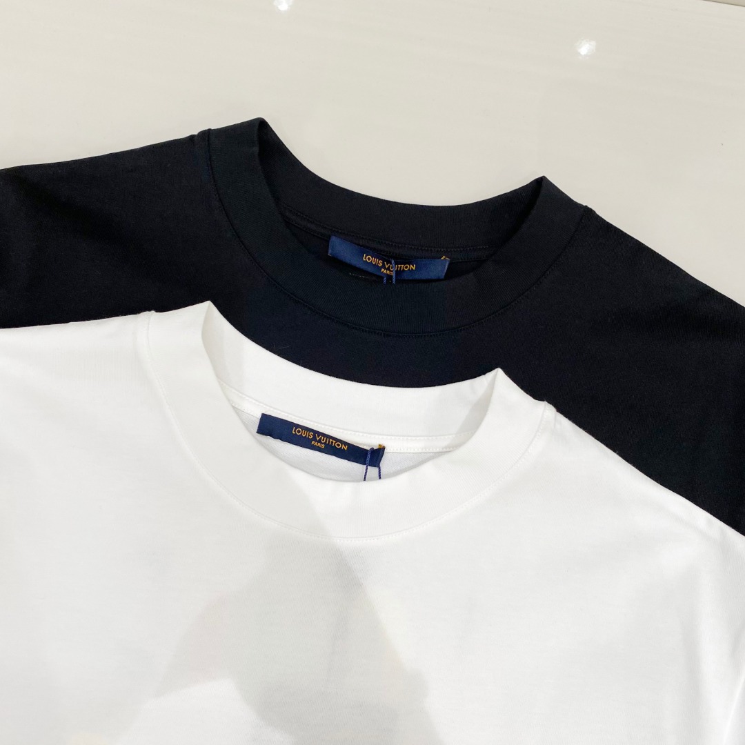  LV 🆕 2025ss春夏新款棉质圆领短袖T恤 胸前后背手绘涂鸦工艺 顶级丝光棉面料定制 标准版型
黑