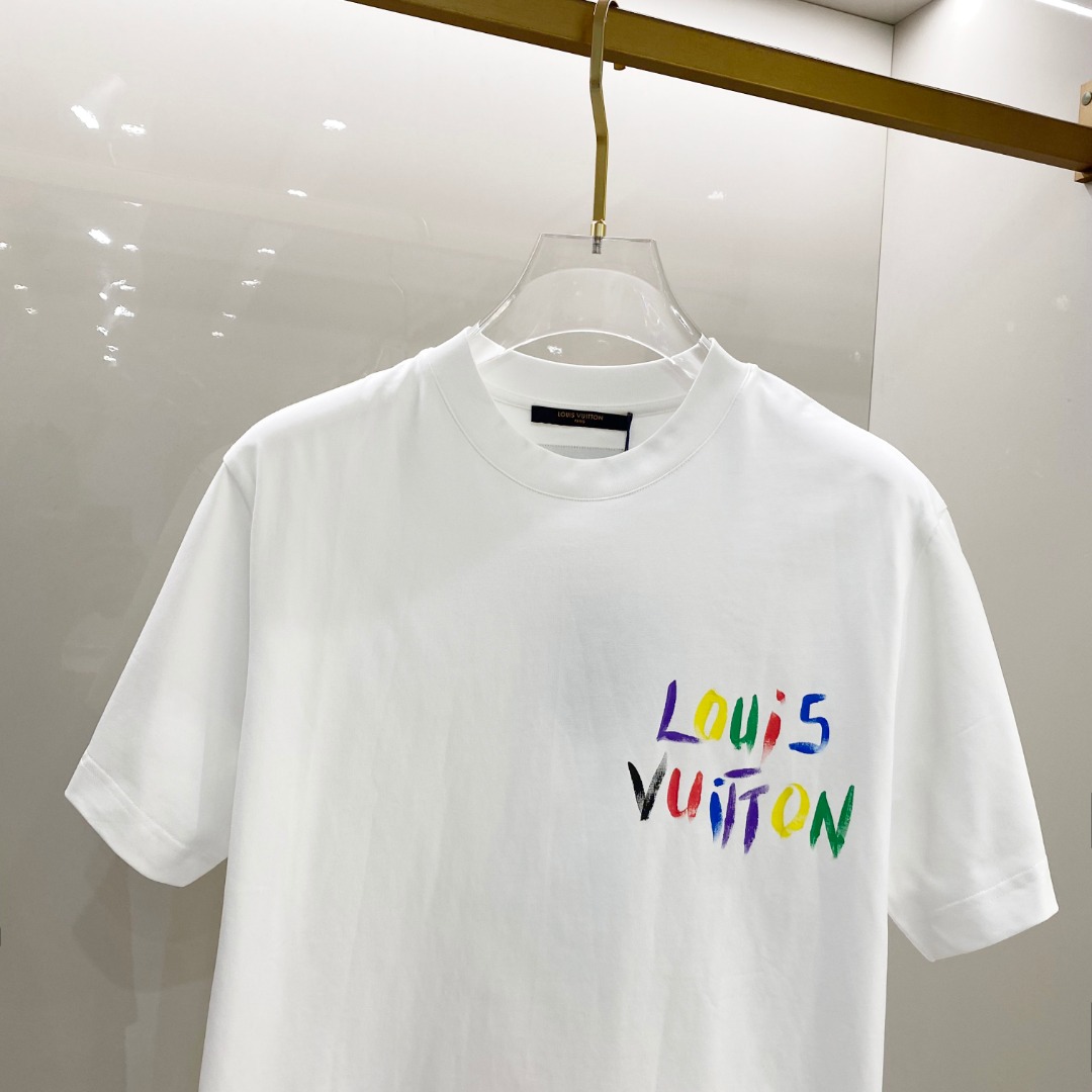  LV 🆕 2025ss春夏新款棉质圆领短袖T恤 胸前后背手绘涂鸦工艺 顶级丝光棉面料定制 标准版型
黑