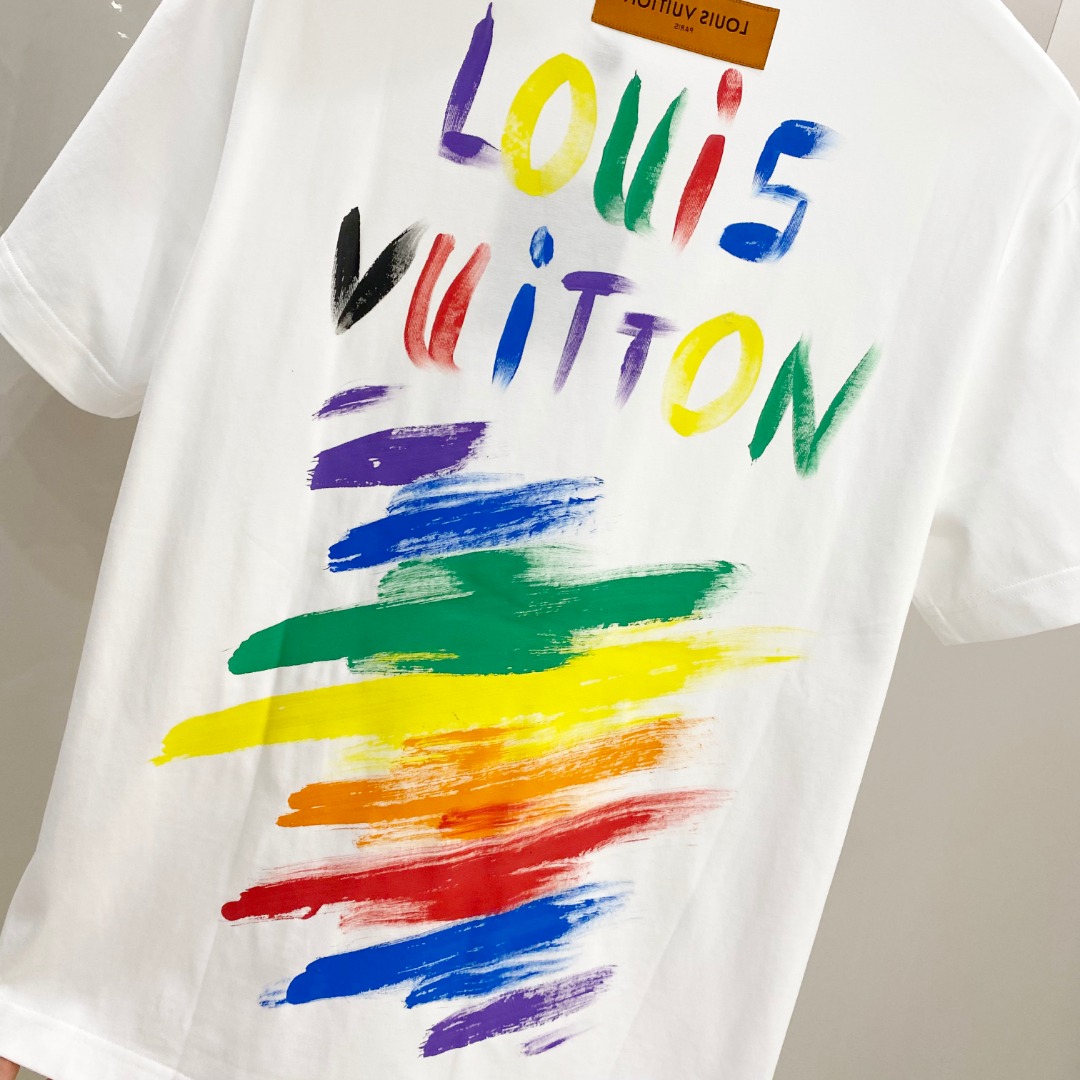  LV 🆕 2025ss春夏新款棉质圆领短袖T恤 胸前后背手绘涂鸦工艺 顶级丝光棉面料定制 标准版型
黑