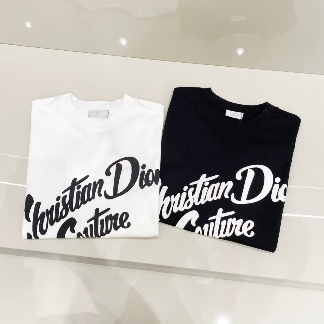  迪奥 2025早春 最新款短袖T恤，原标 定制面料，手感柔软，穿着舒适，做工精细.上身效果无敌帅气， 