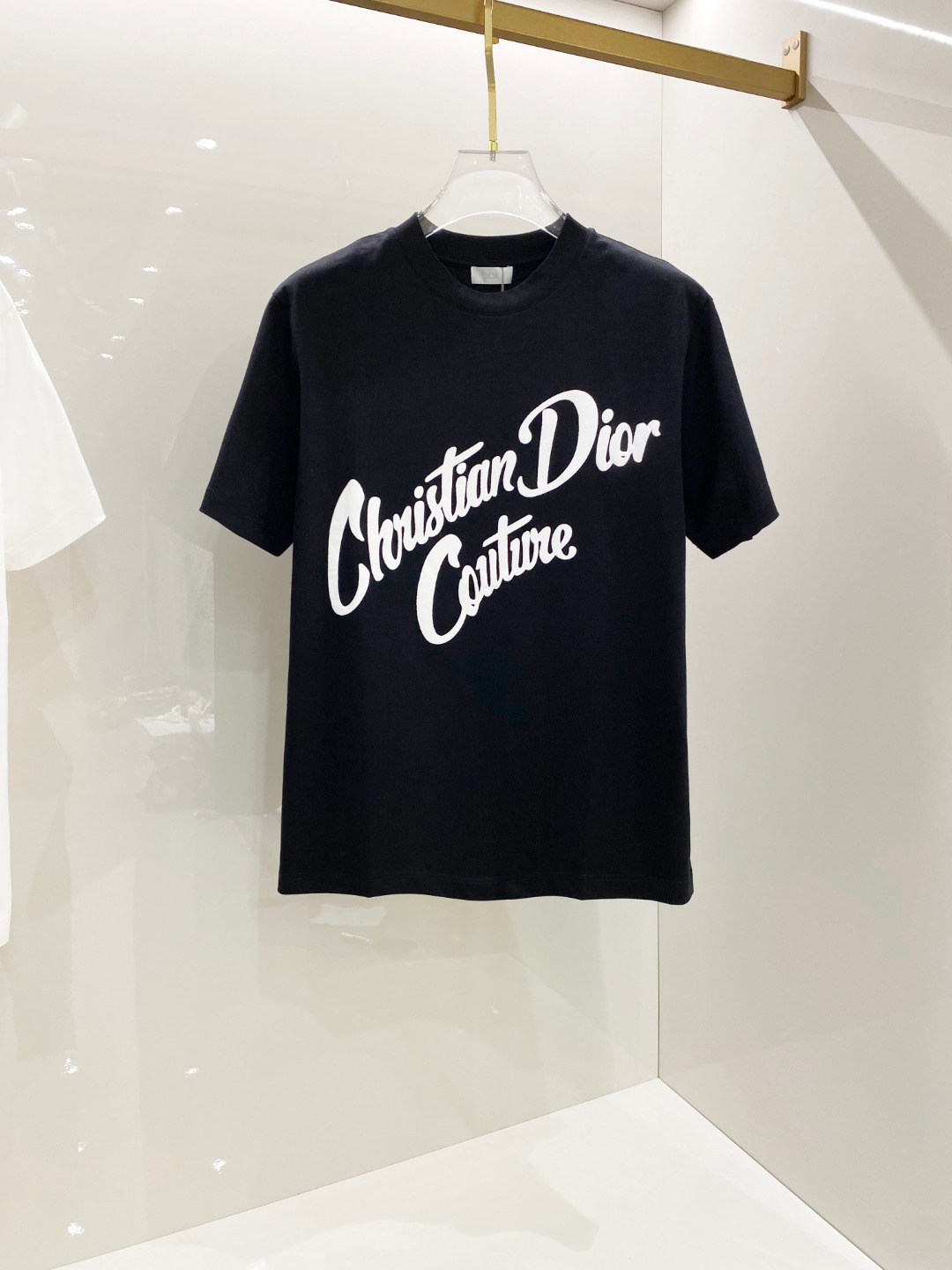  迪奥 2025早春 最新款短袖T恤，原标 定制面料，手感柔软，穿着舒适，做工精细.上身效果无敌帅气， 