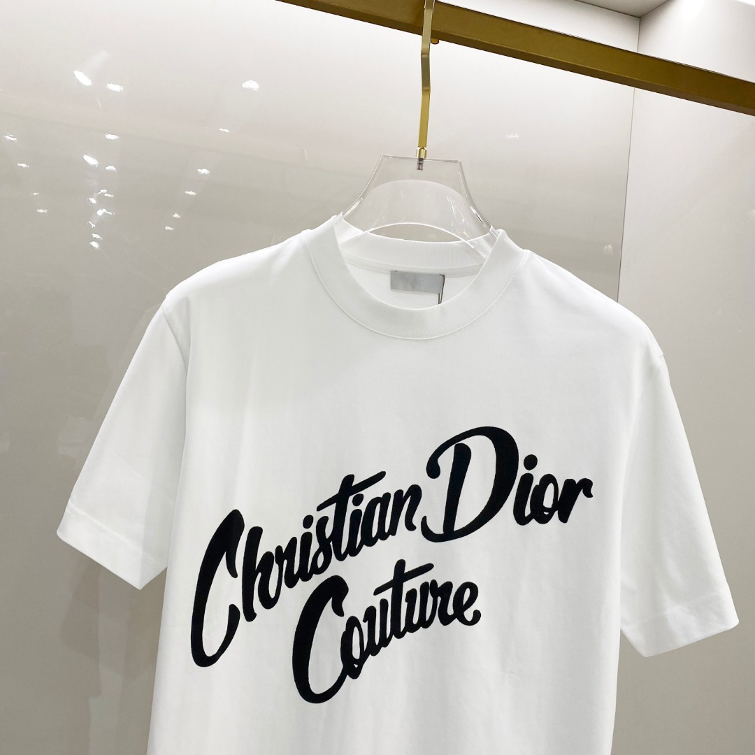  迪奥 2025ss春夏新款棉质圆领短袖T恤 胸前印花工艺 顶级丝光棉面料定制 标准版型
男女同款
码数