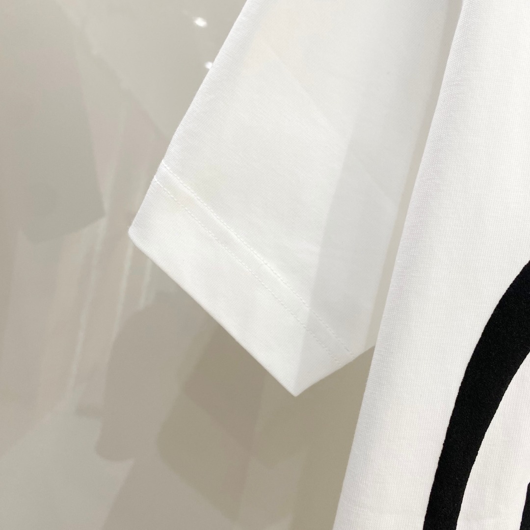  迪奥 2025ss春夏新款棉质圆领短袖T恤 胸前印花工艺 顶级丝光棉面料定制 标准版型
男女同款
码数