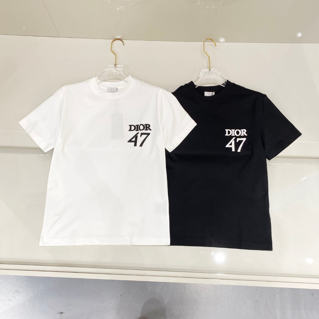  Dio*🆕 2025ss春夏新款棉质圆领短袖T恤 胸前重工刺绣🪡工艺 顶级丝光棉面料定制 标准版型
黑