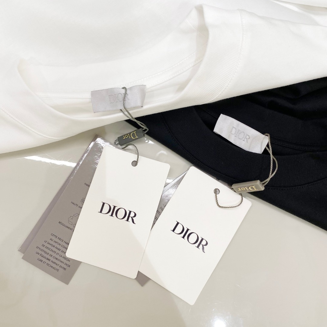  Dio*🆕 2025ss春夏新款棉质圆领短袖T恤 胸前重工刺绣🪡工艺 顶级丝光棉面料定制 标准版型
黑