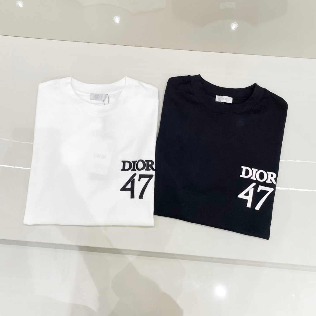  Dio*🆕 2025ss春夏新款棉质圆领短袖T恤 胸前重工刺绣🪡工艺 顶级丝光棉面料定制 标准版型
黑