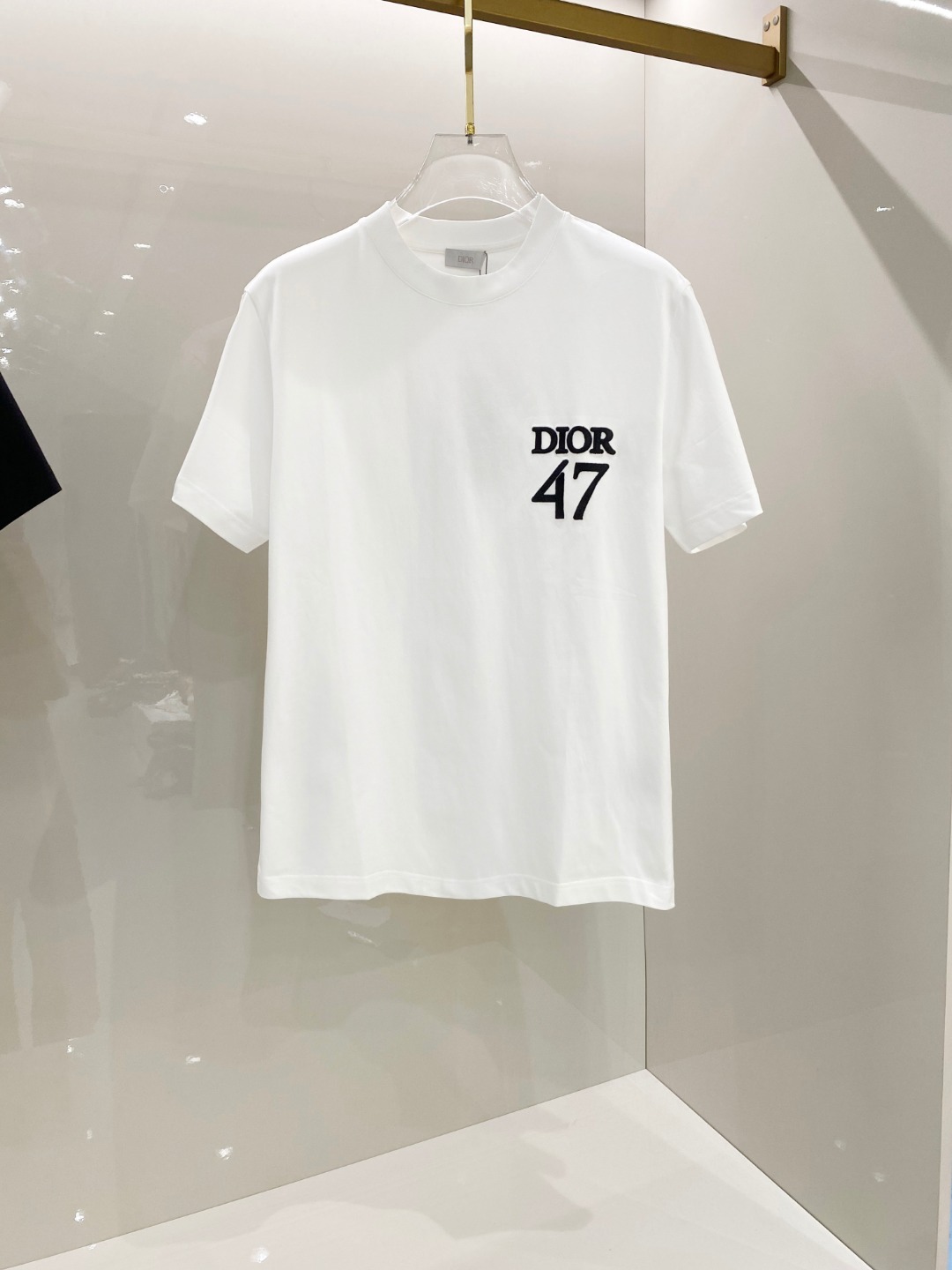 NO:513363,Dio* 2025ss Spring and Summer New Cotton Round Neck Short-Sleeve T-shirt Heavy Industry Embroidery Craft Top-grade Mercerized Cotton Fabric Customization Standard Style Black White Two Colors Men and Women Same Model Number S M L XL XXL,,dior,T-shirt,tees,t-shirt,alexander wang19860909Dio* 2025ss春夏新款棉质圆领短袖T恤 胸前重工刺绣工艺 顶级丝光棉面料定制 标准版型 黑 白 两色 男女同款 码数S M L XL XXL,,dior,T-shirt,tees，t-shirt,alexander wang,Men's clothing