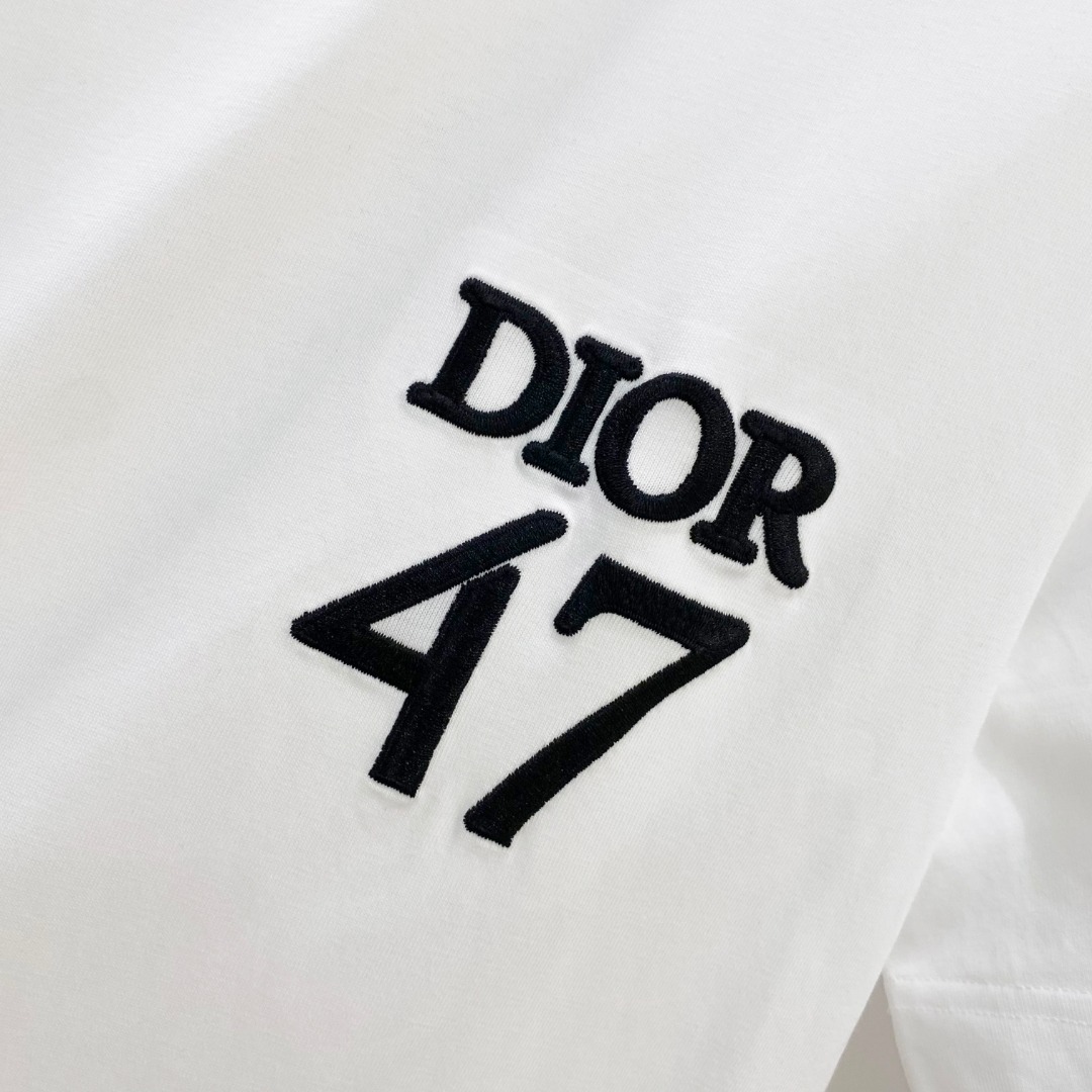  Dio*🆕 2025ss春夏新款棉质圆领短袖T恤 胸前重工刺绣🪡工艺 顶级丝光棉面料定制 标准版型
黑