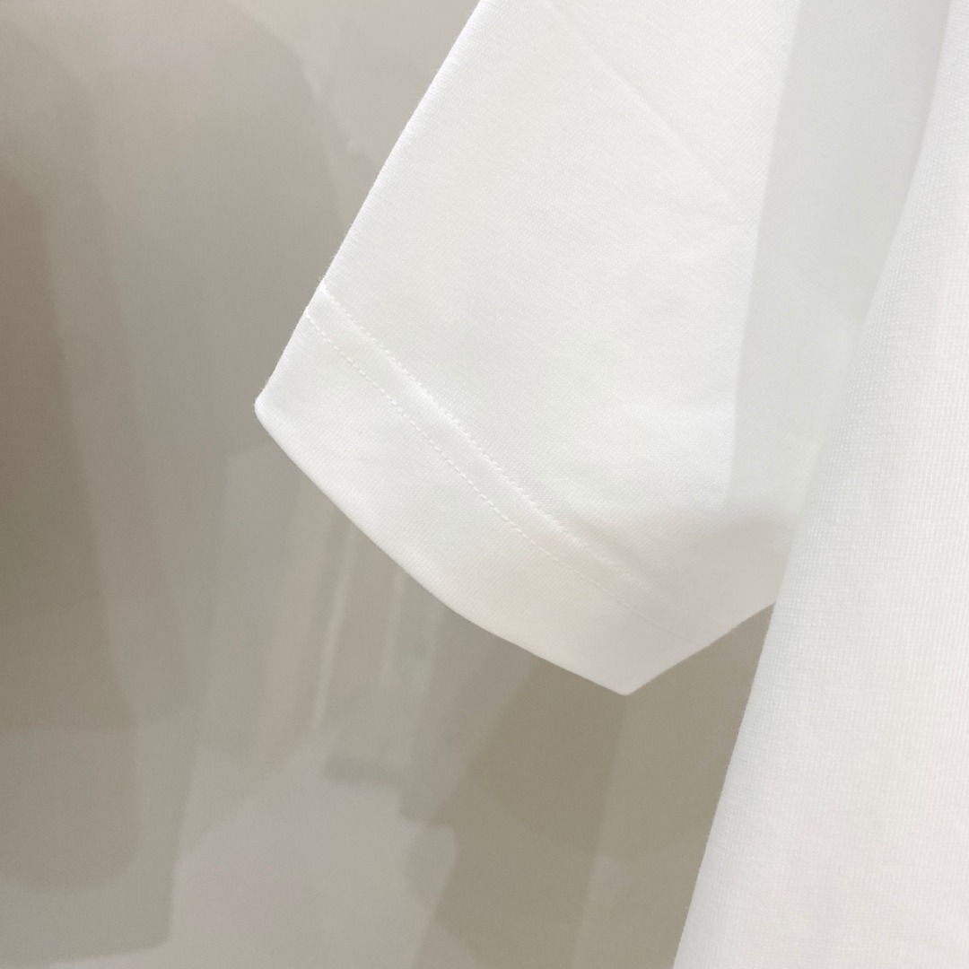  Dio*🆕 2025ss春夏新款棉质圆领短袖T恤 胸前重工刺绣🪡工艺 顶级丝光棉面料定制 标准版型
黑