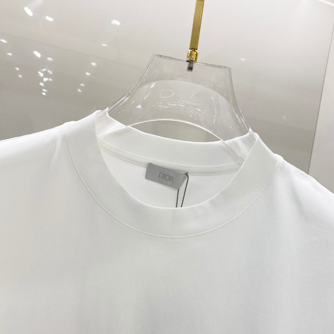  Dio*🆕 2025ss春夏新款棉质圆领短袖T恤 胸前重工刺绣🪡工艺 顶级丝光棉面料定制 标准版型
黑