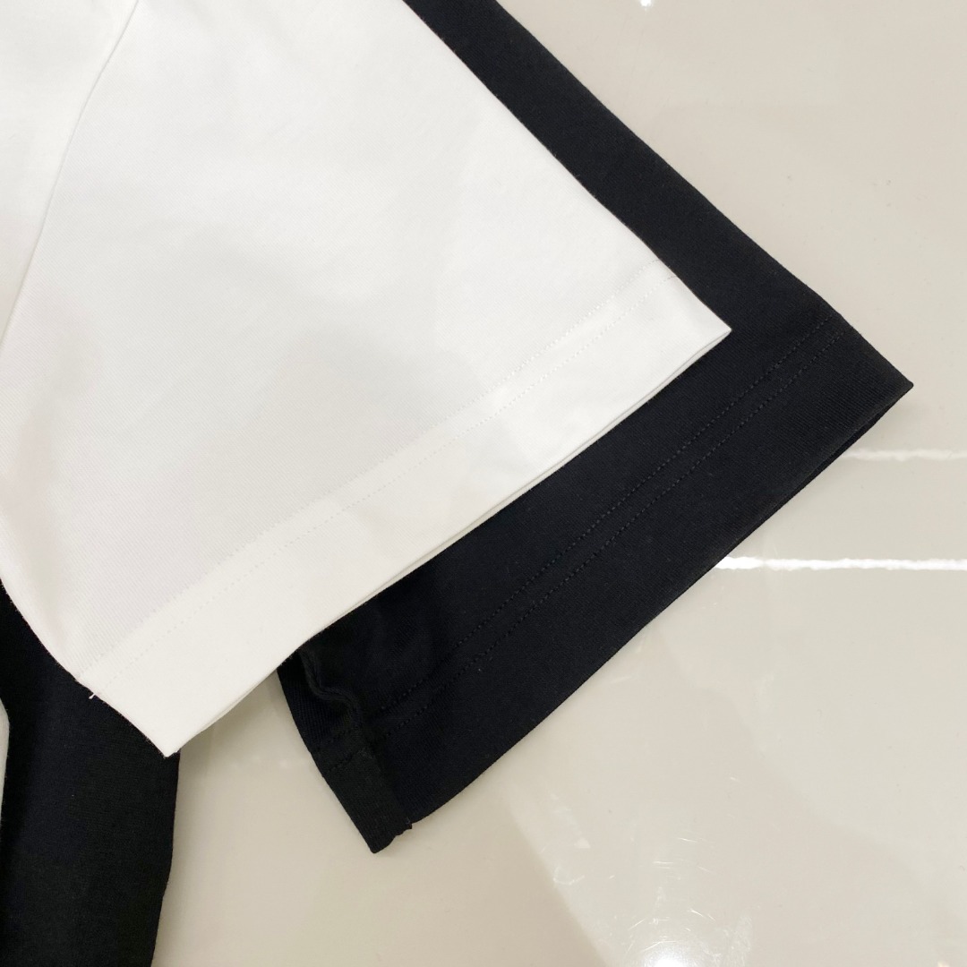  LV 2025ss春夏新款棉质圆领短袖T恤 胸前手绘涂鸦工艺 顶级丝光棉面料定制 标准版型
黑 白 两