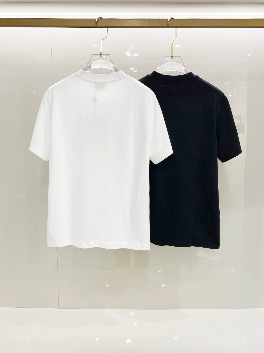  Mon*🆕 2025ss春夏新款棉质圆领短袖T恤 胸前完美配色印花工艺 顶级丝光棉面料定制 标准版型
